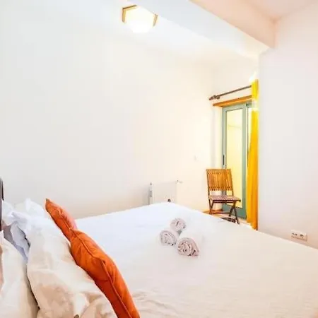 Sky Vista - Beautiful Marina Views Apartment *